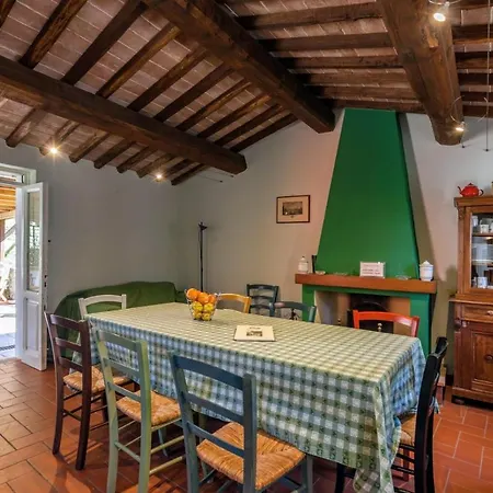 Sleeps 12 Pool Wifi Vakantiehuis